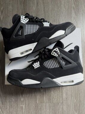 Air Jordan 4 Retro White Thunder